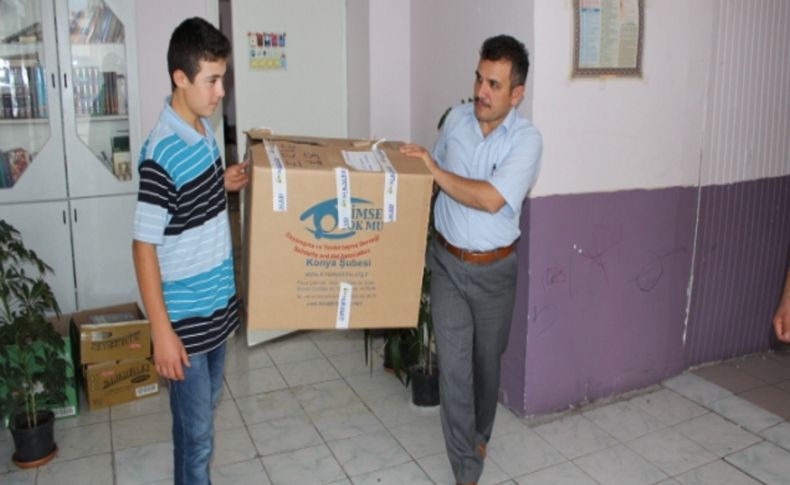 Kimse Yok Mu Derneği’nden kırtasiye yardımı