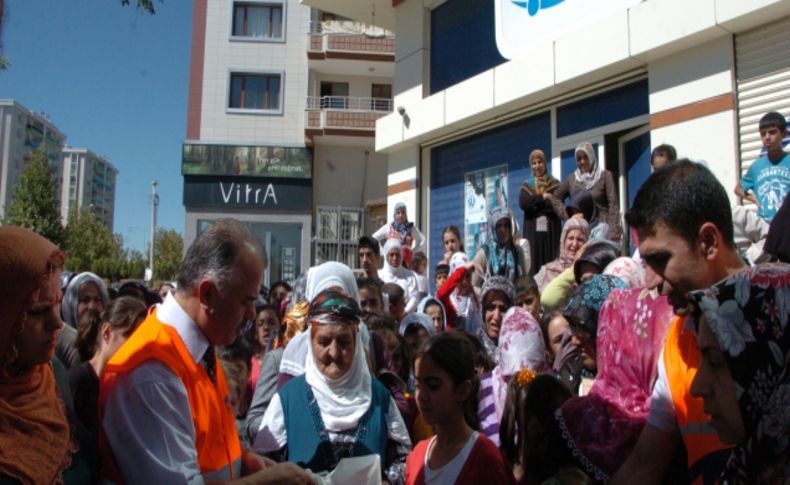 Kimse Yok Mu Derneği'nden okul öncesi kırtasiye yardımı