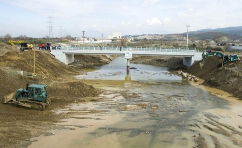 Kınık'taki 60 yıllık köprü yenilendi