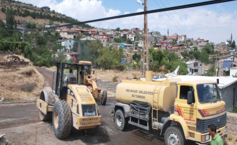 Kıranardı Mahallesi'nde altyapı çalışması yapılıyor