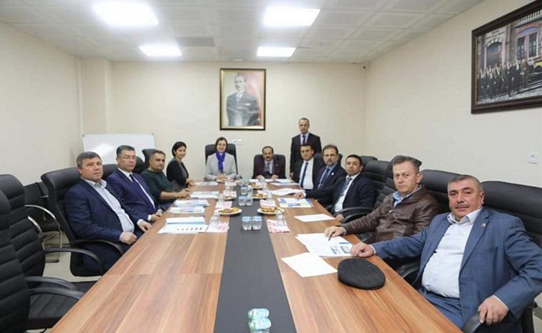Kiraz'a elektrik yatırımı ve veterinerlik fakültesi müjdesi