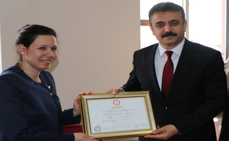 Dikili'de Kırgöz mazbatasını aldı
