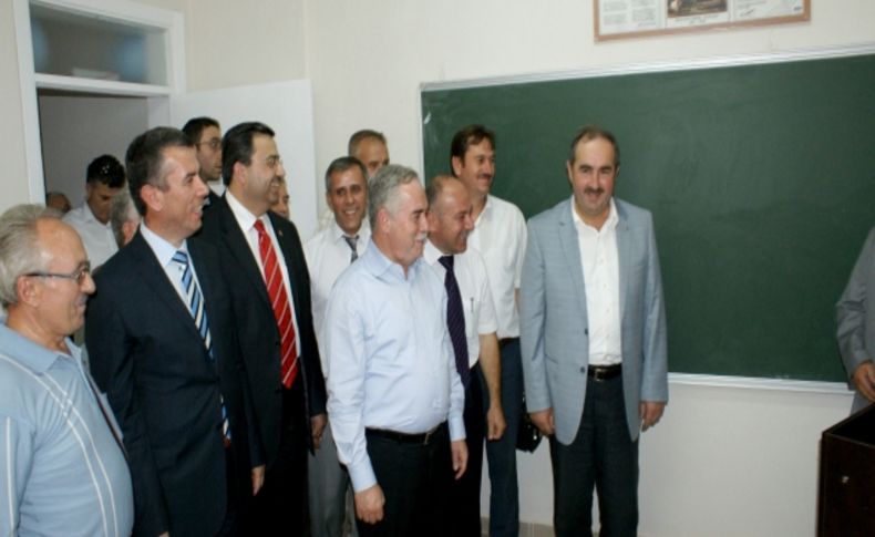 Kırkağaç’taki Roman mahallesinde okuma salonu açıldı