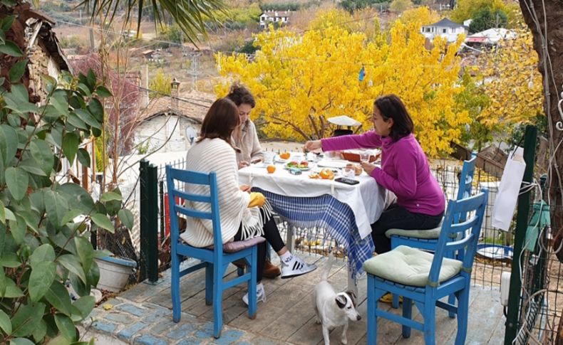 Kısıtlamada 'kıyamet köyü'nde konaklamayı tercih ettiler