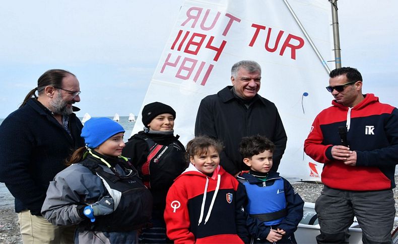 Kız çocuklarına ücretsiz yelken eğitimi!