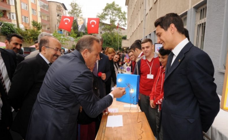 Kızılcık: 2023 hedeflerine bilimde kendini yetiştiren gençlerle ulaşabiliriz