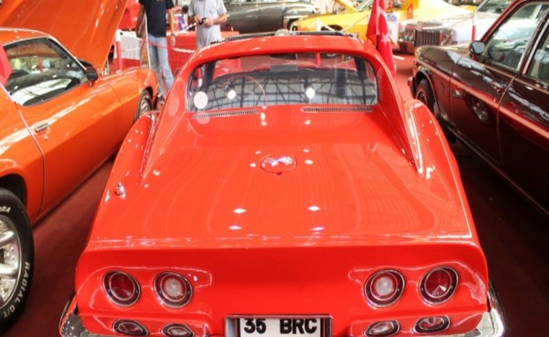 Klasik otomobiller ziyaretçileri geçmişe götürecek