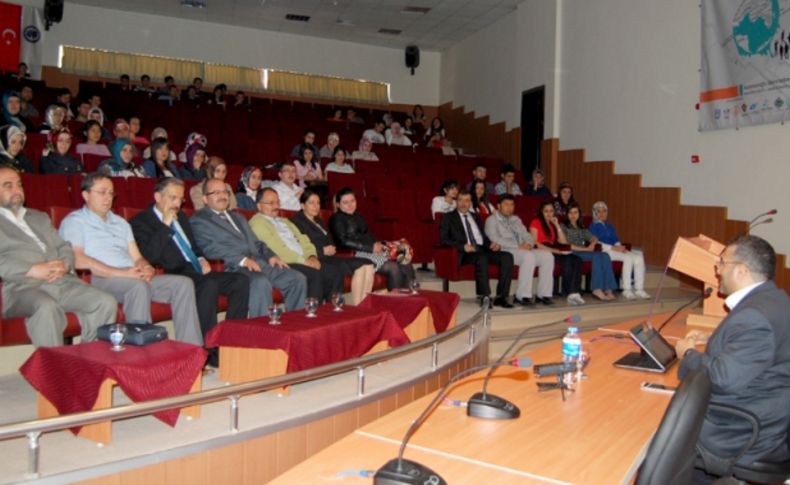 KMÜ'de sağlığı anlatan şiirler okundu