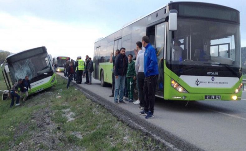 Kocaelisporlu taraftarı taşıyan otobüs kaza yaptı