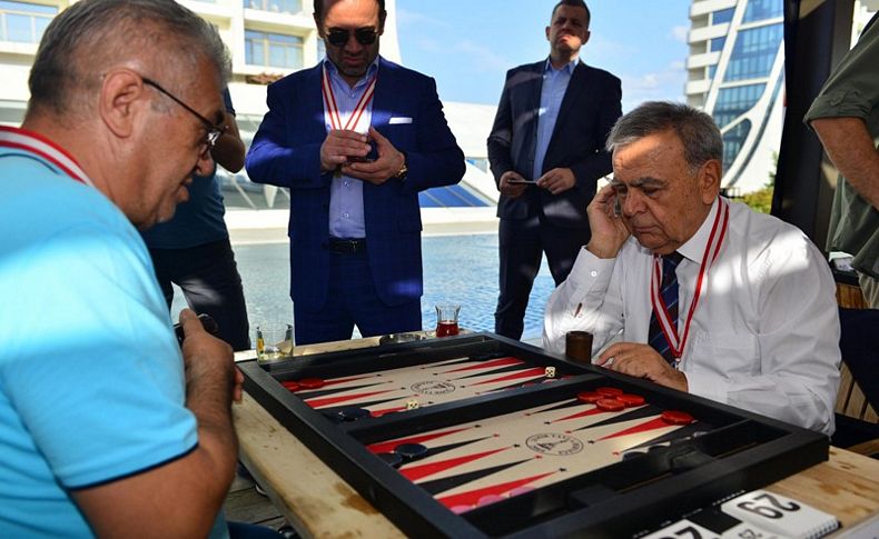 Kocaoğlu tavlada ustalığını gösterdi
