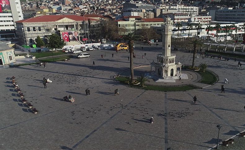 Konak Meydanı'nda banklar boş kalmadı