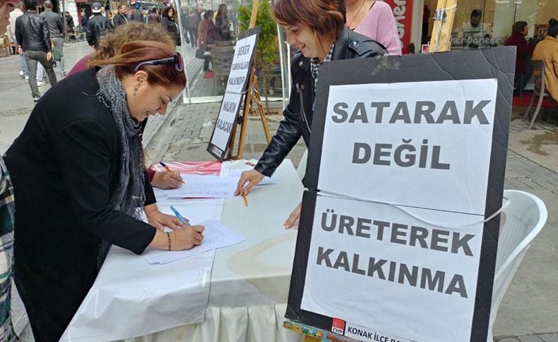 Konak'ta imza kampanyasına ilgi