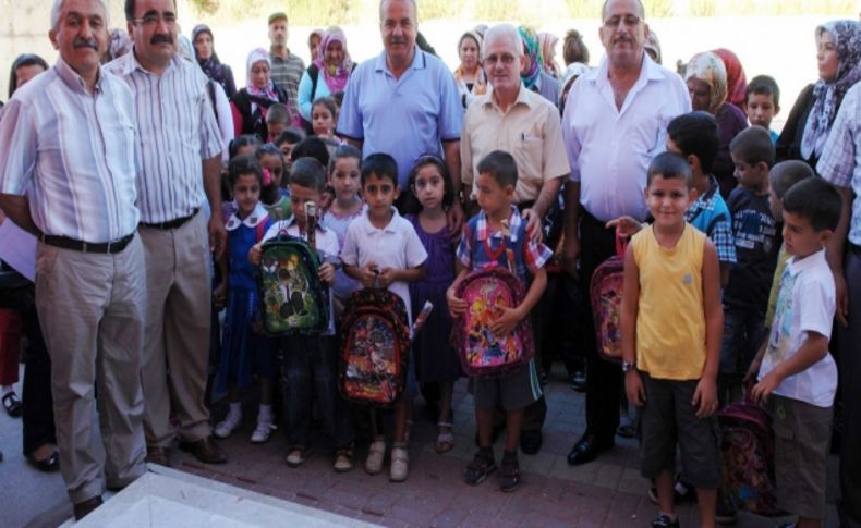 Konaklı Belediyesi'nden öğrencilere kırtasiye yardımı
