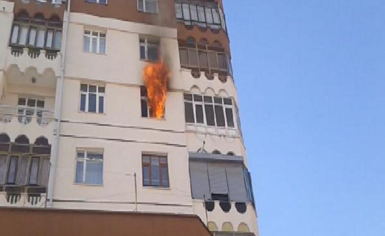 Konya'da Apartmanda Çikan Yangin Paniğe Neden Oldu