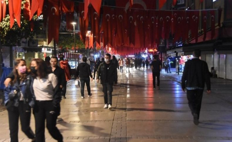 Kordon'da koronaya davetiye çıkartan görüntüler