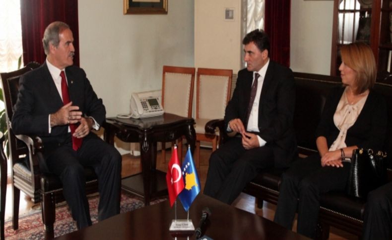Kosova Devlet Bakanı Yağcılar: Tarihi eserlerimizi Türkiye ayağa kaldırıyor