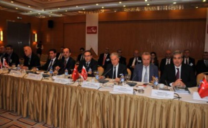 İzmir'de Kruvaziyer turizm masaya yatırıldı