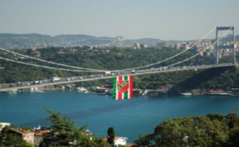 Pınar Karşıyaka şampiyon olursa Boğaza 100 metrelik Kaf Kaf bayrağı asılacak