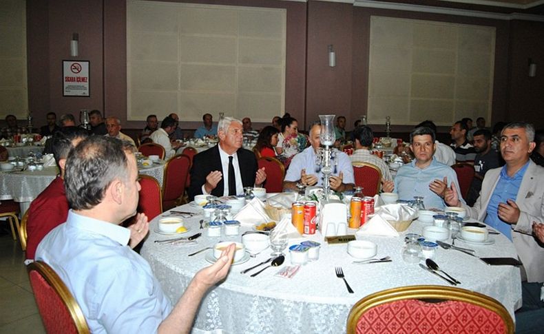 Küçük Menderes esnafı iftarda buluştu