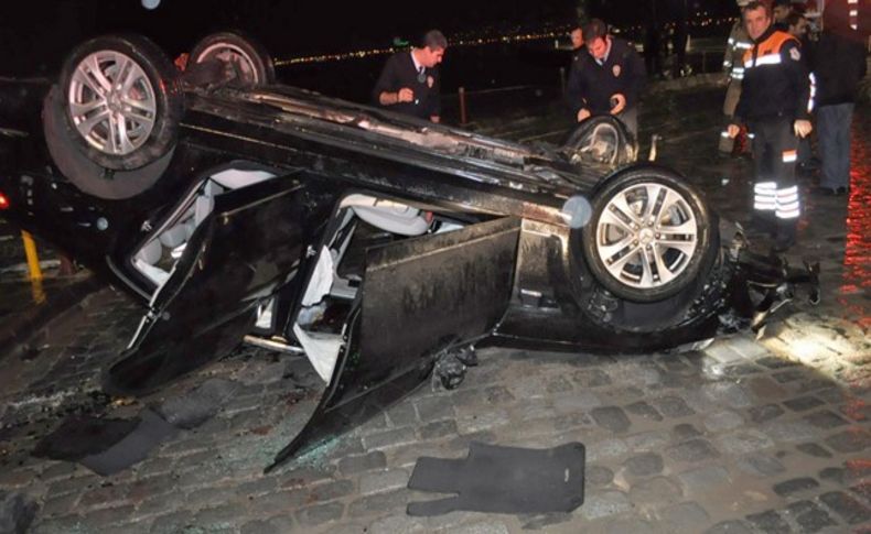 Sunroof'a başı sıkışan kadın öldü