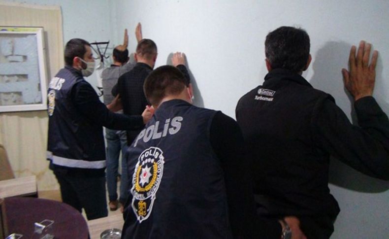 Kumar oynayan eşlerini ihbar ettiler