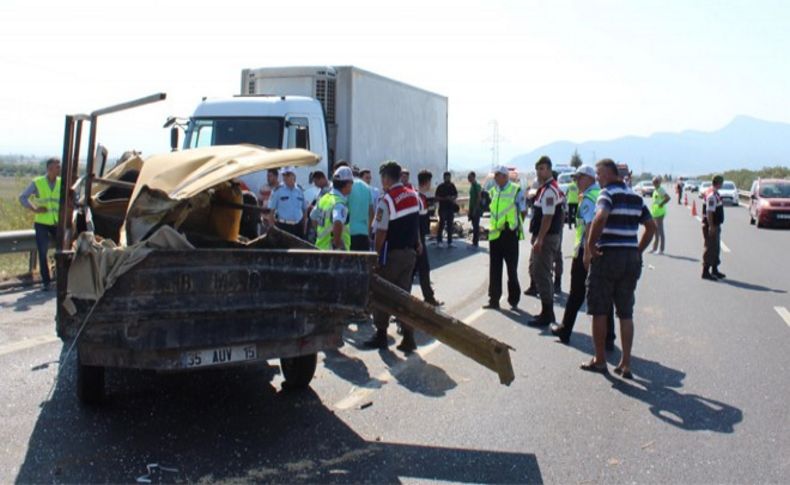 Kurbanlıkları bıraktıktan sonra kaza yaptılar: 1 ölü, 2 yaralı