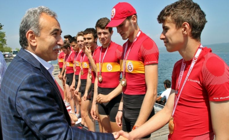 Kürek yarışlarında ODTÜ'den Fenerbahçe, Galatasaray tepkisi