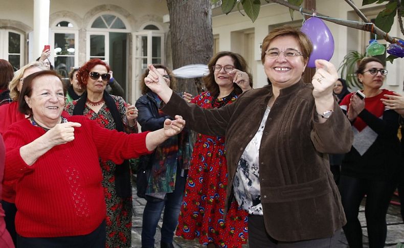 Kursiyerlerden Pekdaş’a yeni yıl armağanı