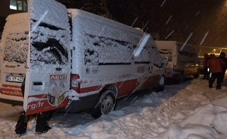 Kurtarma ekipleri Uludağ’da kaybolan iki dağcı için seferber oldu