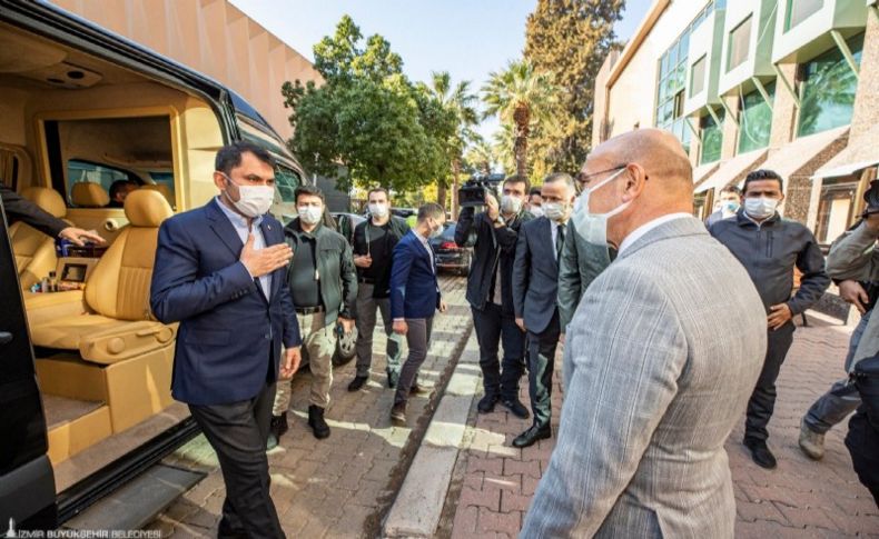 Bakan Kurum'dan Soyer'e geçmiş olsun ziyareti