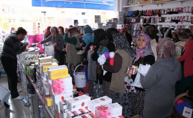Kutlu Doğum'da maliyetine satışla, vatandaşları sevindiriyor