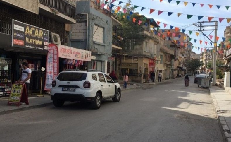 Kuzenlerin silahlı kavgasında yoldan geçen 2 kişi vuruldu