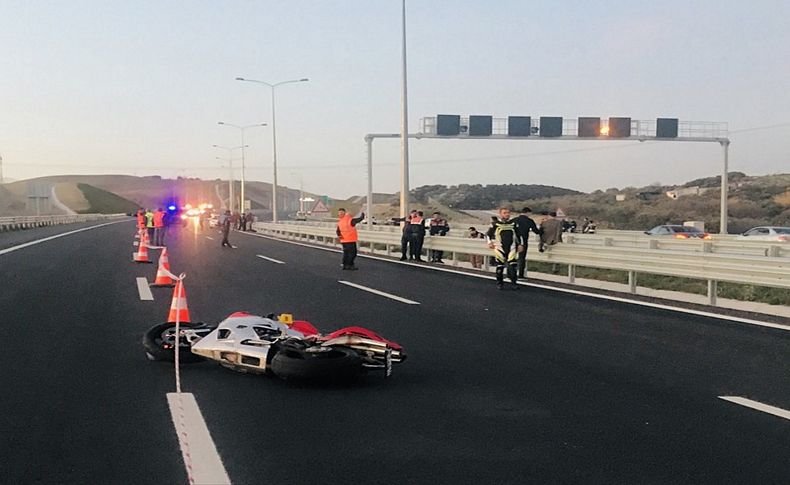 Kuzey Ege Otoyolu'nda feci kaza: Bir motosiklet sürücüsü öldü, biri yaralandı