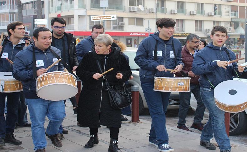 Lionslar engelleri aşmak için yürüdü