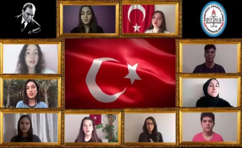 Lise öğrencilerinden küçük öğrencilere 23 Nisan sürprizi