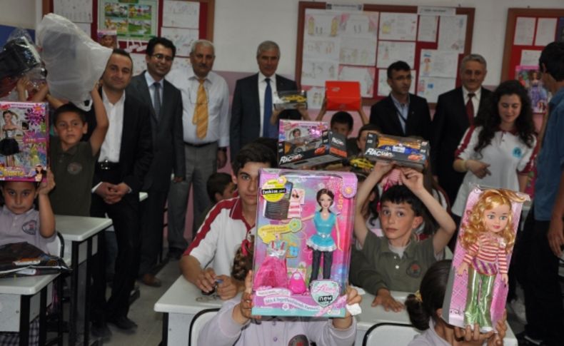 Liseliler, miniklerin hayallerini gerçekleştirdi