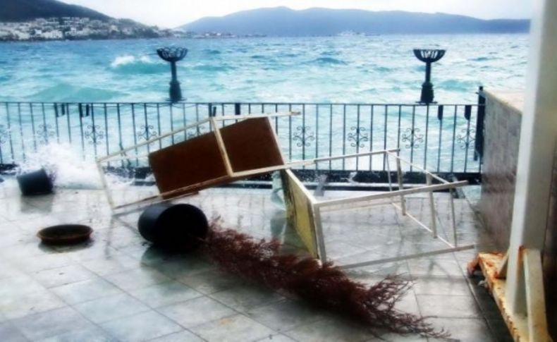 Lodos Bodrum'u terk etmiyor