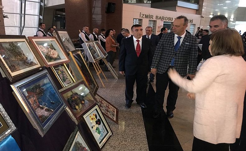 Mahkumların eserleri adliyede sergilendi