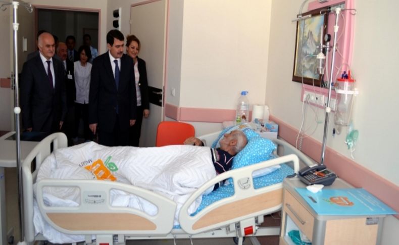 Malatya Valisi Şahin yeni hastaneyi denetledi
