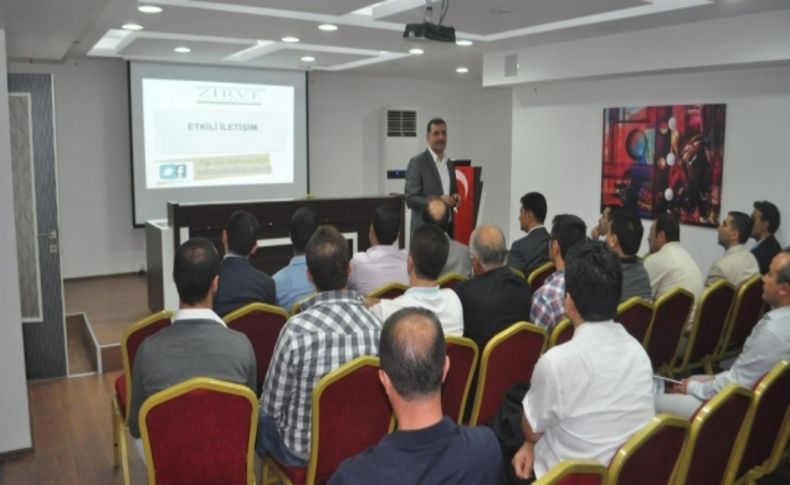 Malatyalı genç işadamlarına beden dili eğitimi