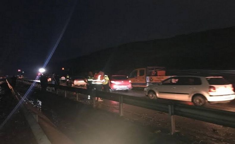 Manisa - İzmir yolunda heyelan