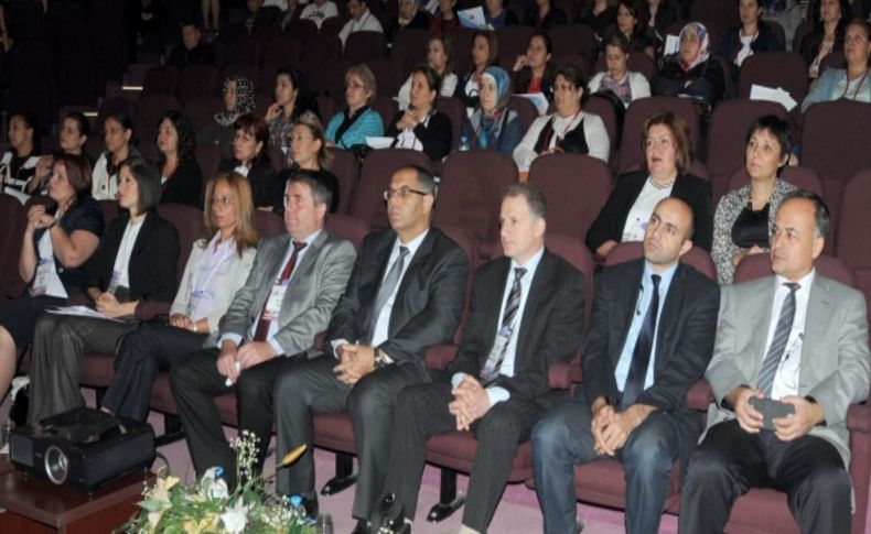 Manisa'da sağlıkçılara 'Aile İçi Şiddet' kursu verildi