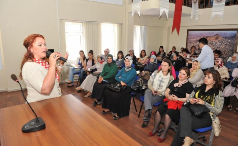 Mardinli kadınlara 'İletişim ve Etkili Yaşam' semineri