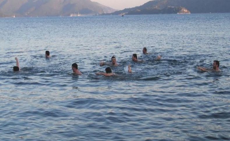 Marmaris'te kış günü deniz keyfi