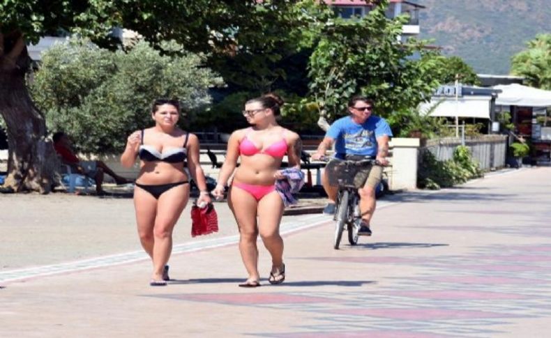 Marmaris'te plajlarda renkli görüntüler