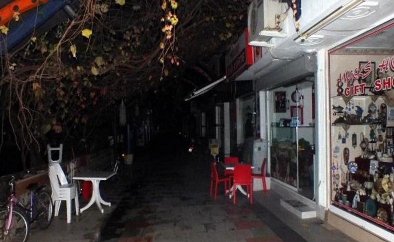Marmaris'te Elektrik Kesintilerine Esnaf Tepkisi