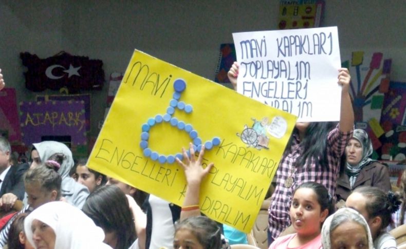 Mavi kapaklar engellileri sevindiriyor