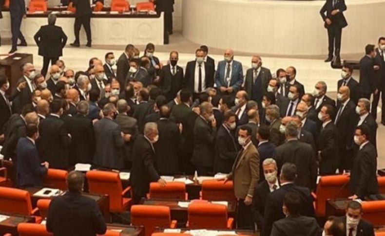 Meclis’te gerilim: AK Partili Dağ, CHP’li Tanrıkulu’nun üzerine yürüdü