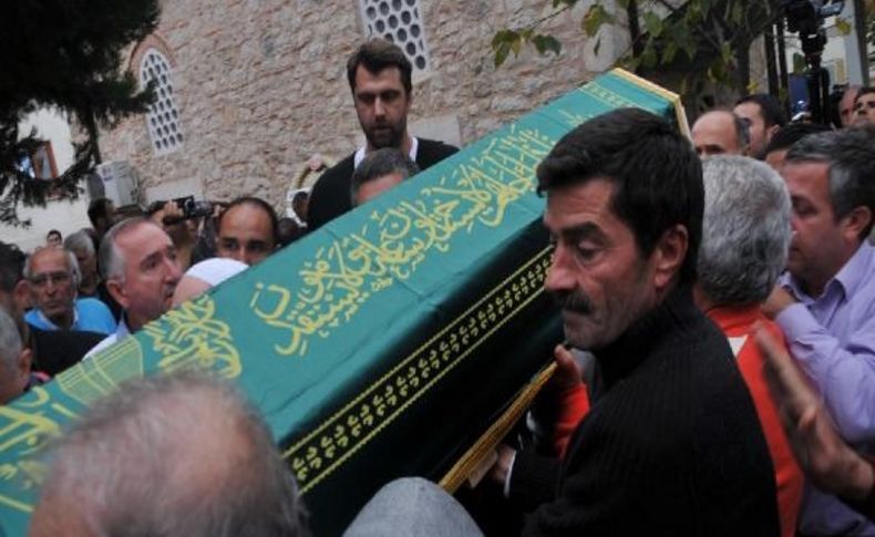 Mehmet Okur, Babasini Toprağa Verdi