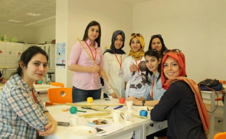 Melikşahlı öğrenciler, yuvada kalan çocuklar için uçurtma tasarladı